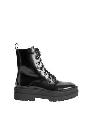 marksandspencer AW23 T027793 robustni snerovaci kotnikove boty na platforme s technologii insolia flex® a antibakterialnim polstrovanim 1 499Kc 